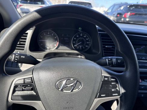 Used 2017 Hyundai Elantra SE image 27