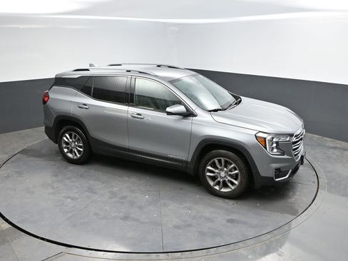Used 2024 GMC Terrain SLT AWD/4WD image 11
