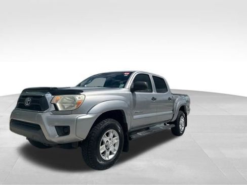 Used 2014 Toyota Tacoma PreRunner w/ SR5 Package image 3
