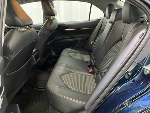 Used 2020 Toyota Camry SE image 11