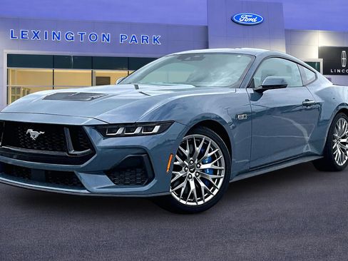 Used 2024 Ford Mustang GT Premium RWD image 3