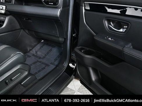 Used 2025 Honda Pilot Touring image 24