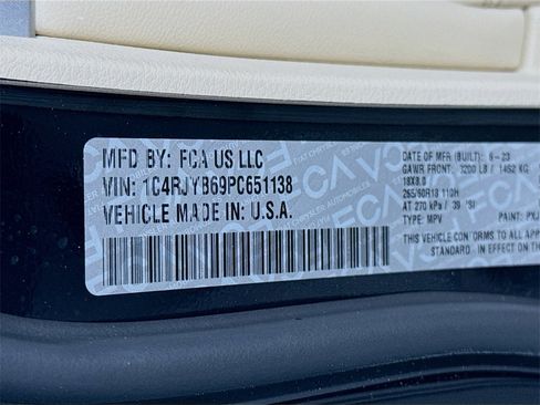 Used 2023 Jeep Grand Cherokee 4WD 4xe image 37