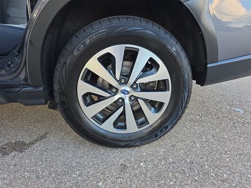 Used 2023 Subaru Outback Premium image 33