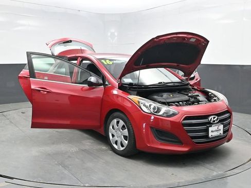 Used 2016 Hyundai Elantra GT FWD image 32