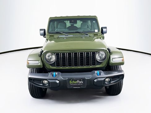 Used 2024 Jeep Wrangler Unlimited AWD/4WD image 2
