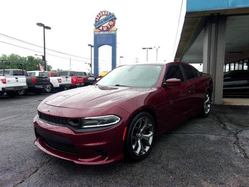 Used 2018 Dodge Charger SXT Plus RWD image 1