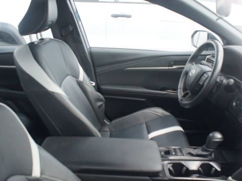 Used 2025 Toyota Camry SE FWD image 2