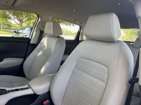 Used 2023 Honda HR-V LX image 14
