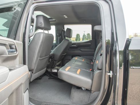Used 2025 GMC Sierra 1500 AT4 w/ Technology Package AWD/4WD image 19