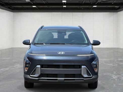 Used 2025 Hyundai Kona SEL FWD image 2