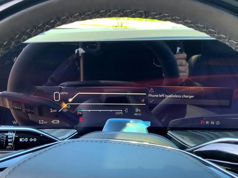 Used 2025 Cadillac Escalade IQ Luxury 2 image 24