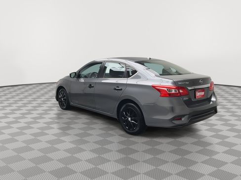 Used 2019 Nissan Sentra SV image 2