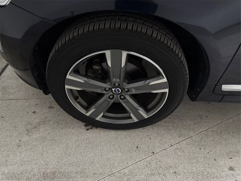 Used 2017 Volvo XC60 T6 Dynamic w/ Preferred Option Package image 20
