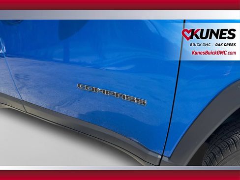 Used 2025 Jeep Compass Limited AWD/4WD image 12