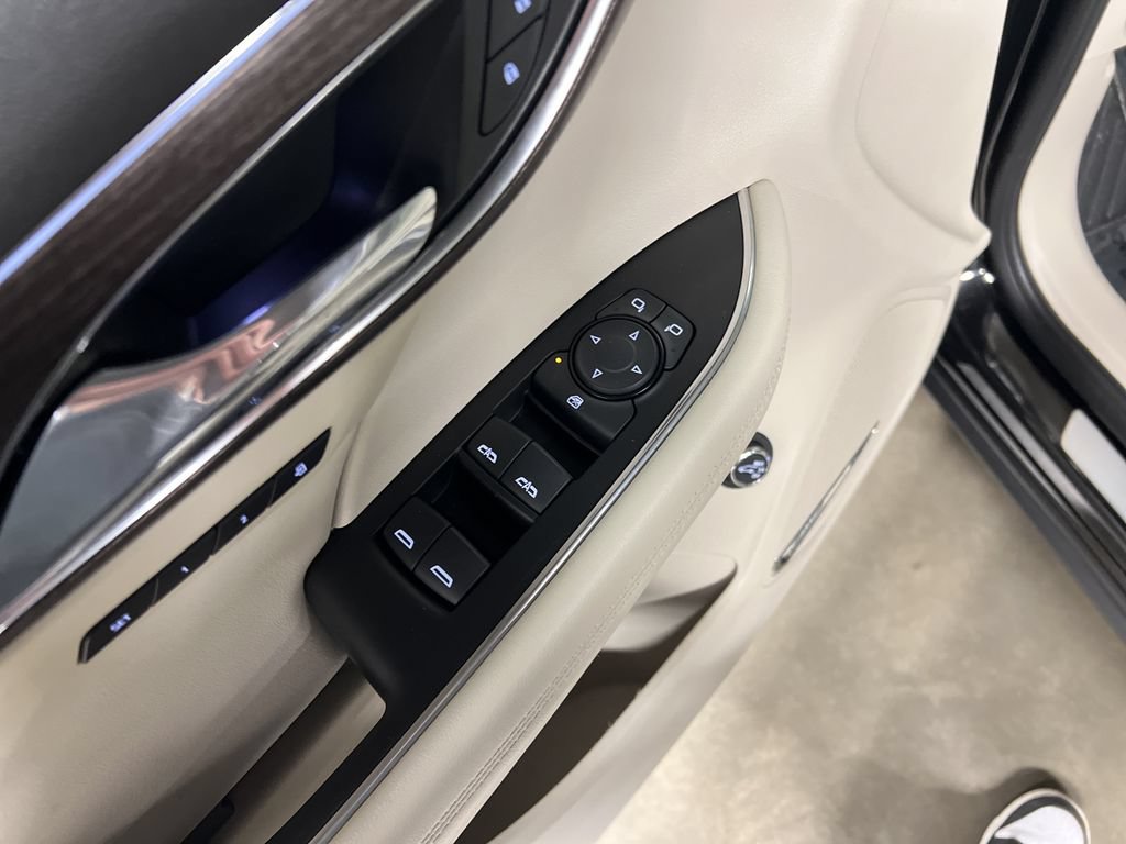 Certified 2023 Buick Envision Avenir AWD/4WD image 16