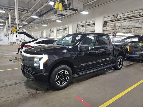 Used 2023 Ford F150 Lightning XLT image 2