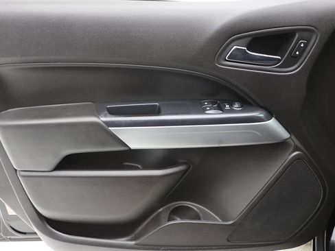 Used 2016 Chevrolet Colorado LT w/ Midnight Edition image 17