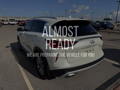 Used 2022 INFINITI QX50 Essential FWD image 3