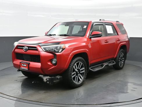 Used 2022 Toyota 4Runner SR5 AWD/4WD image 2