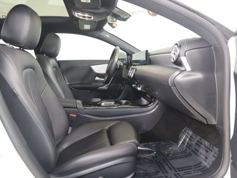 Used 2021 Mercedes-Benz CLA 250 4MATIC w/ Premium Package image 12