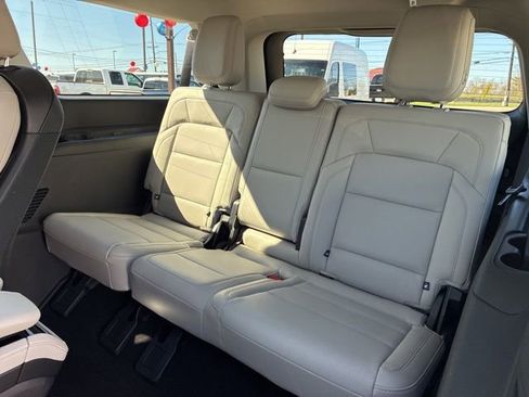 Used 2025 Lincoln Navigator L Reserve AWD/4WD image 30