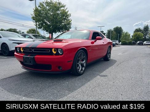 Used 2016 Dodge Challenger R/T w/ Driver Convenience Group RWD image 7
