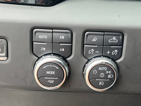 Used 2024 GMC Sierra 1500 AT4 w/ Technology Package AWD/4WD image 22