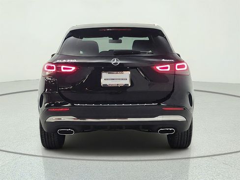 Used 2023 Mercedes-Benz GLA 250 4MATIC image 6