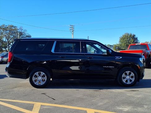 Used 2024 GMC Yukon XL SLE image 8