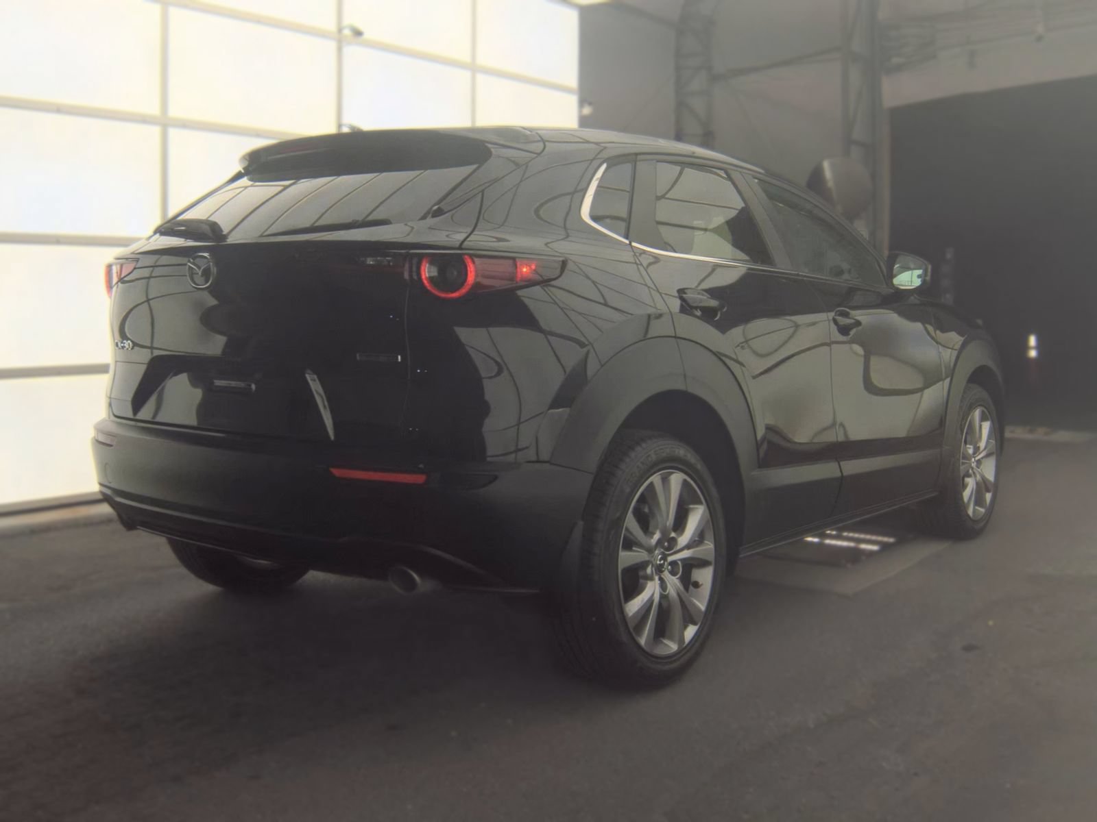 Used 2021 MAZDA CX-30 FWD 2.5 S w/ Preferred Package image 2