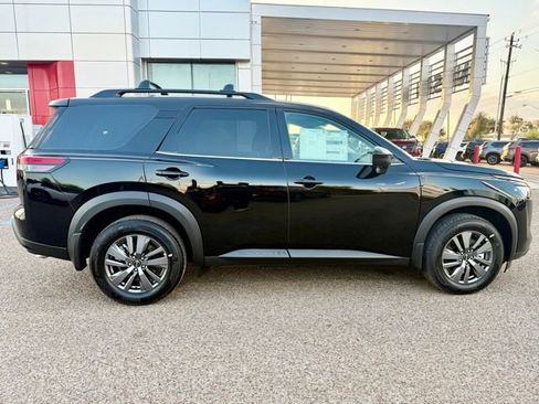 New 2026 Nissan Pathfinder SV image 8