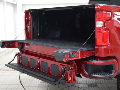 Used 2024 Chevrolet Silverado 1500 High Country w/ High Country Premium Package AWD/4WD image 26