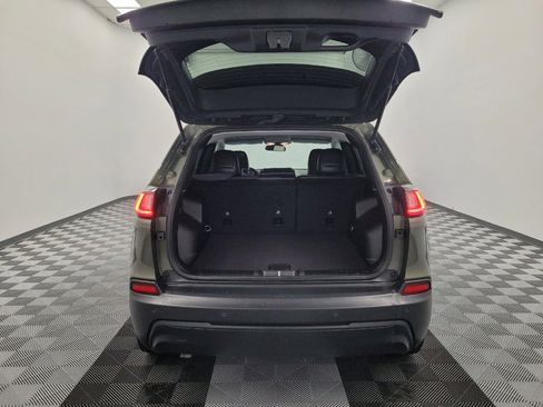 Used 2020 Jeep Cherokee Latitude Plus w/ Mopar Interior Package FWD image 29