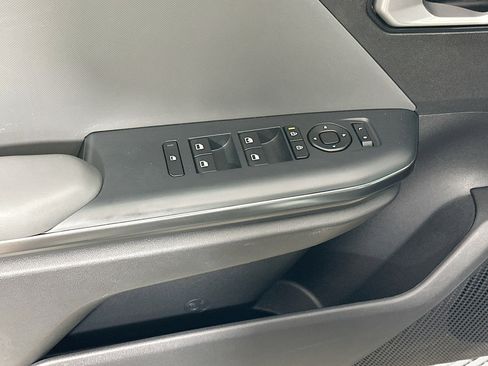 Used 2025 Kia K4 LXS image 15