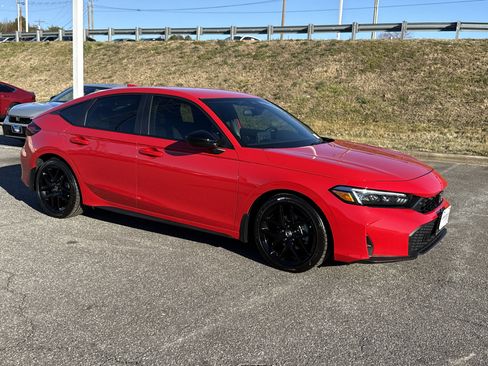 Used 2025 Honda Civic Sport image 2
