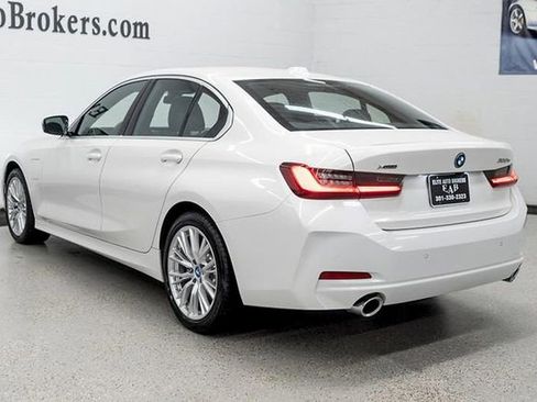 Used 2024 BMW 330e xDrive w/ Convenience Package image 6