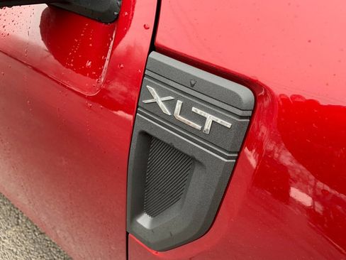 Certified 2025 Ford Maverick XLT image 10