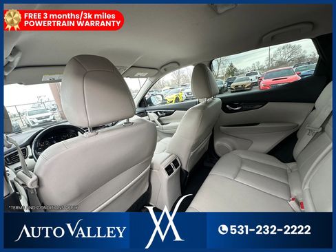 Used 2022 Nissan Rogue Sport SL image 23