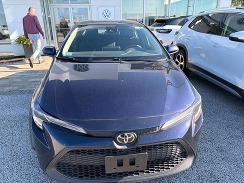 Used 2021 Toyota Corolla LE w/ Carpet Mat Package (TMS) FWD image 3