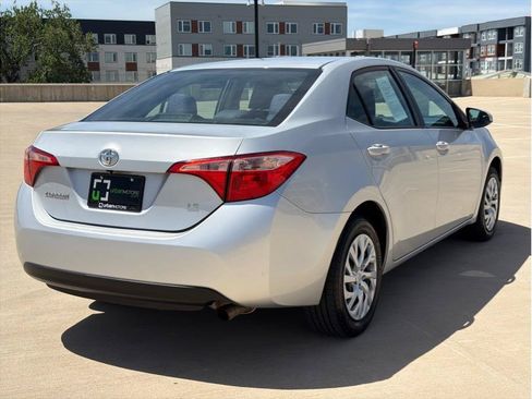 Used 2018 Toyota Corolla LE FWD image 8