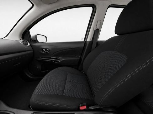 Used 2017 Nissan Versa SV FWD image 13