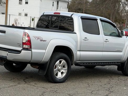 Used 2005 Toyota Tacoma V6 4dr Double Cab 4WD SB image 24
