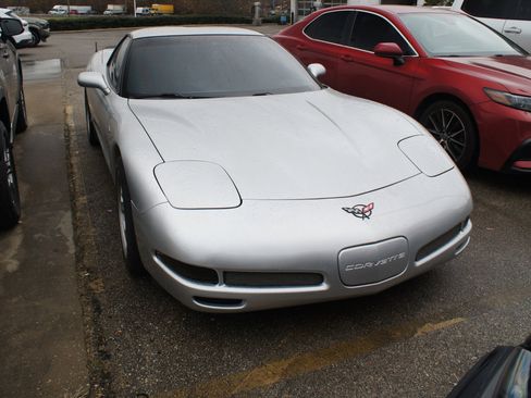 Used 2002 Chevrolet Corvette Z06 w/ Memory Pkg image 2