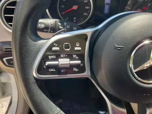 Used 2020 Mercedes-Benz GLC 300 w/ Premium Package image 23