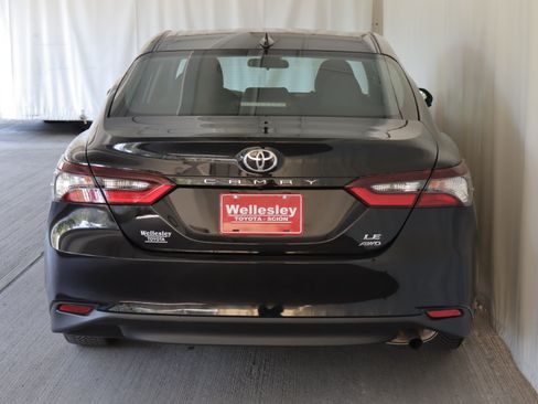 Used 2022 Toyota Camry LE AWD/4WD image 26