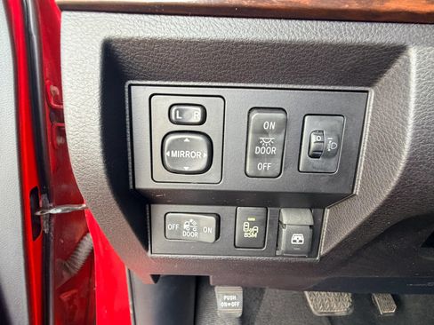 Used 2016 Toyota Tundra Limited w/ Limited Premium Package AWD/4WD image 23