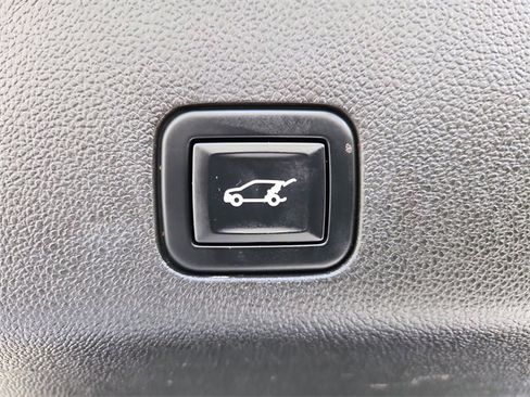 Certified 2023 GMC Yukon Denali Ultimate image 6