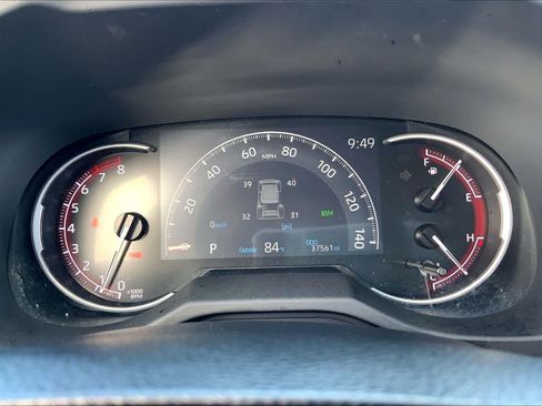 Used 2025 Toyota RAV4 XLE FWD image 25