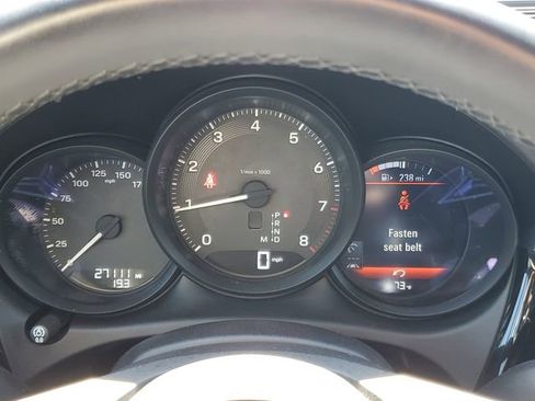 Used 2022 Porsche Macan Base image 26